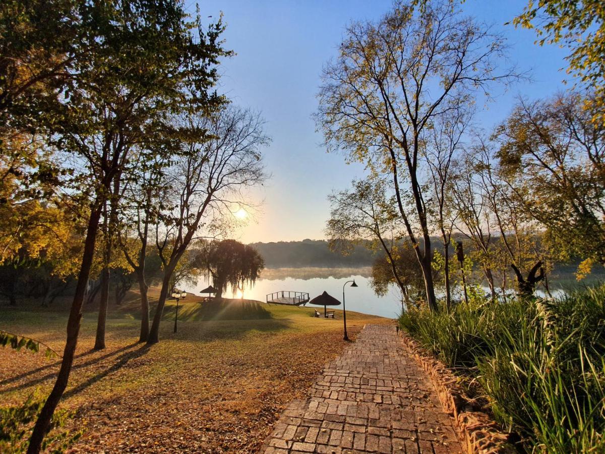 Premier Hotel Roodevalley Pretoria-Noord Exteriör bild