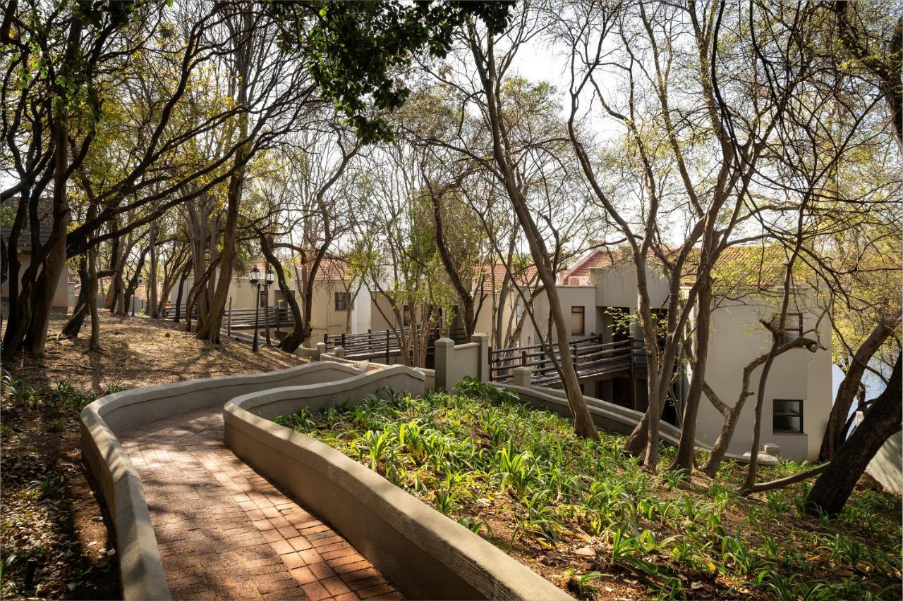 Premier Hotel Roodevalley Pretoria-Noord Exteriör bild